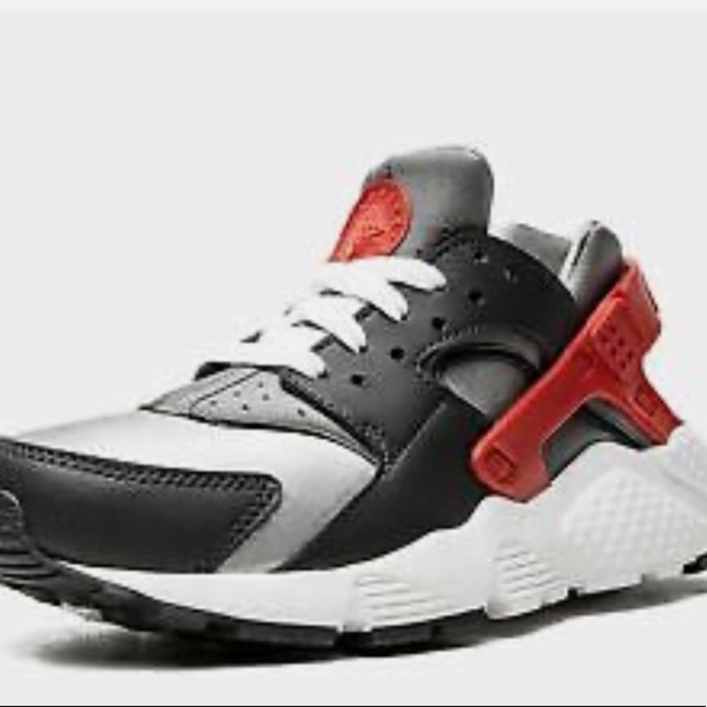 Nike Huarache size 4.5 Boys Grade School mint (Barely New) conditions.